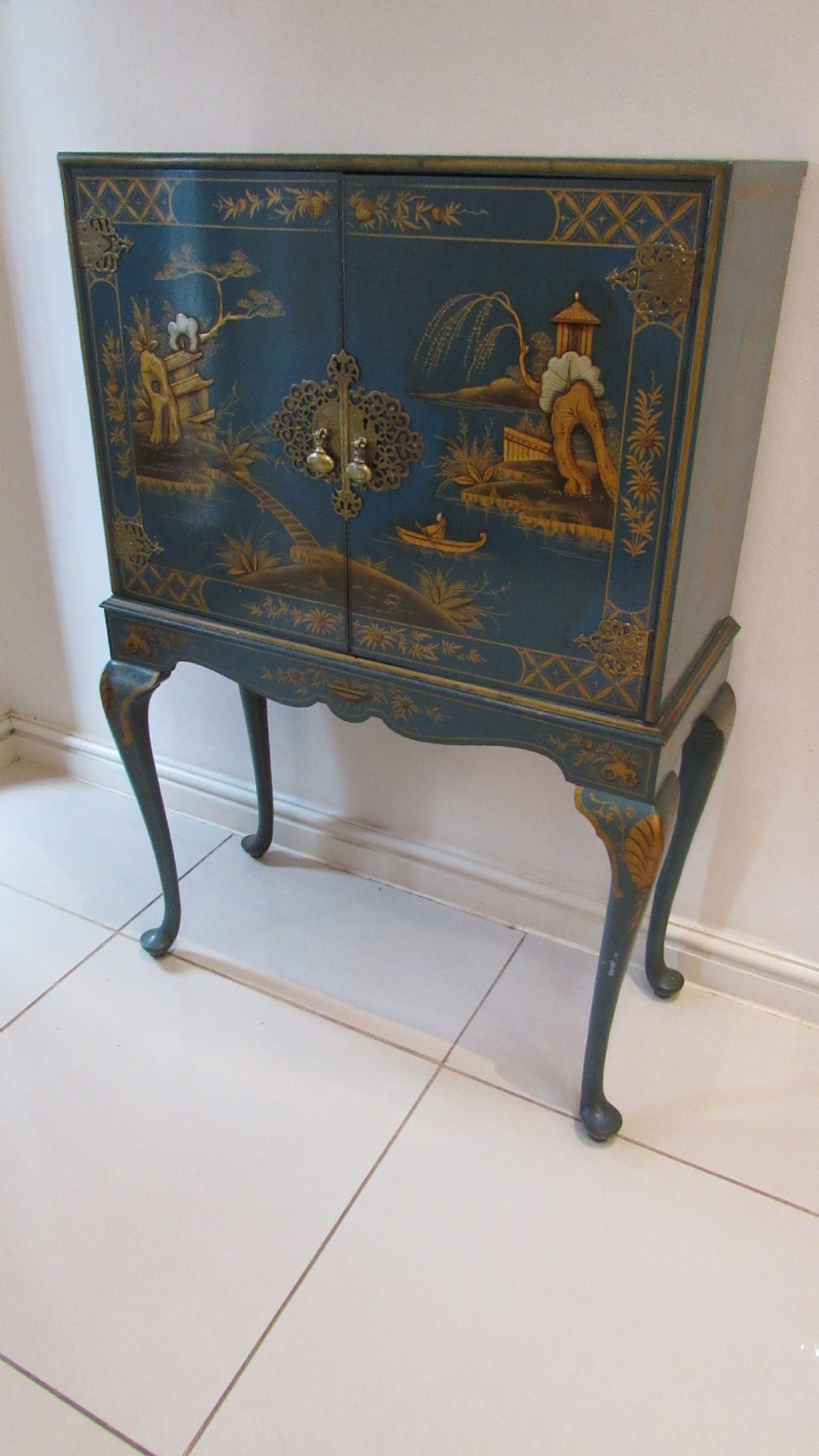 Superb blue Lacquered cocktail cabinet View XIII