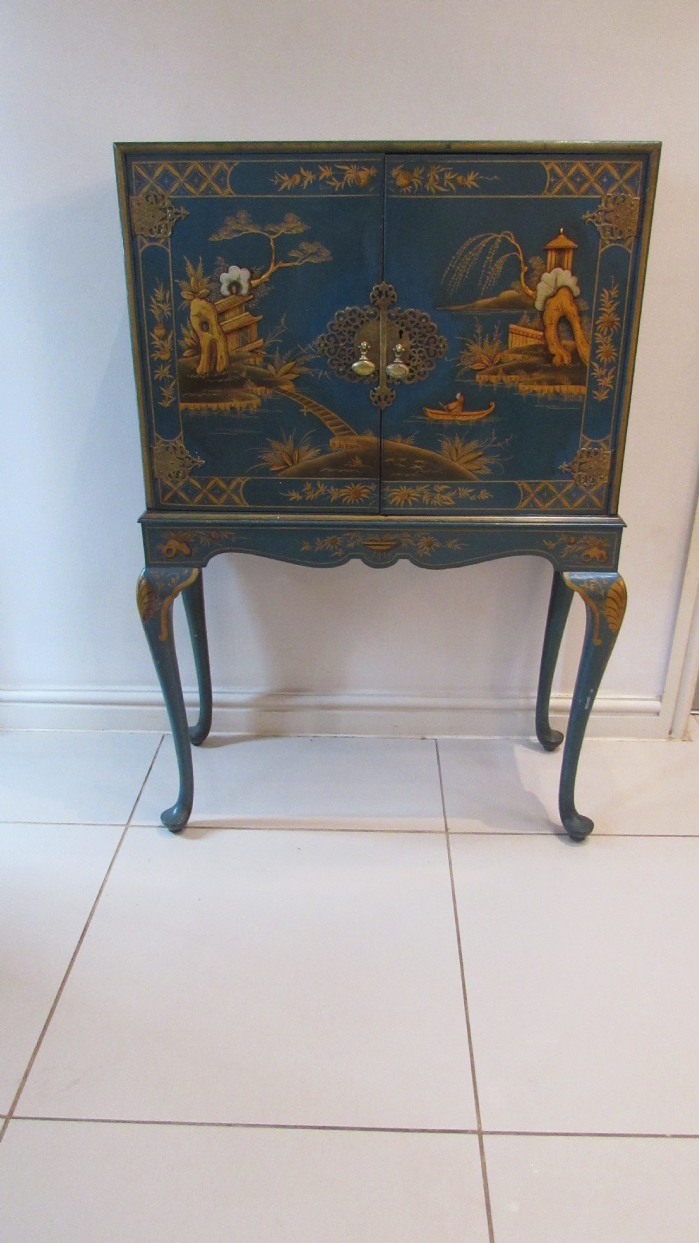 Superb blue Lacquered cocktail cabinet View XIV
