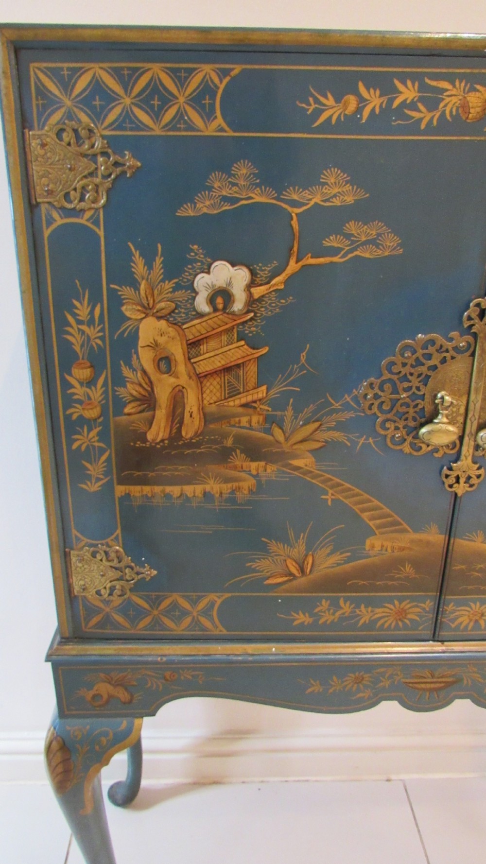 Superb blue Lacquered cocktail cabinet View XVI