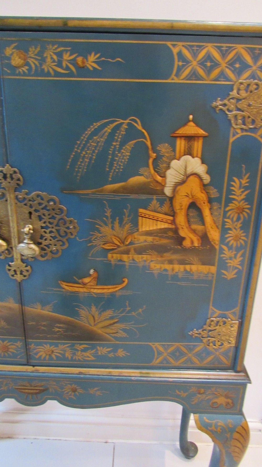 Superb blue Lacquered cocktail cabinet View XVII