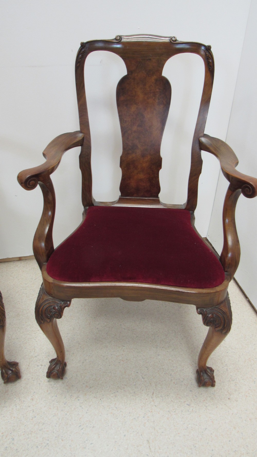 Wonderful set of 8 walnut dining chairs  View VII