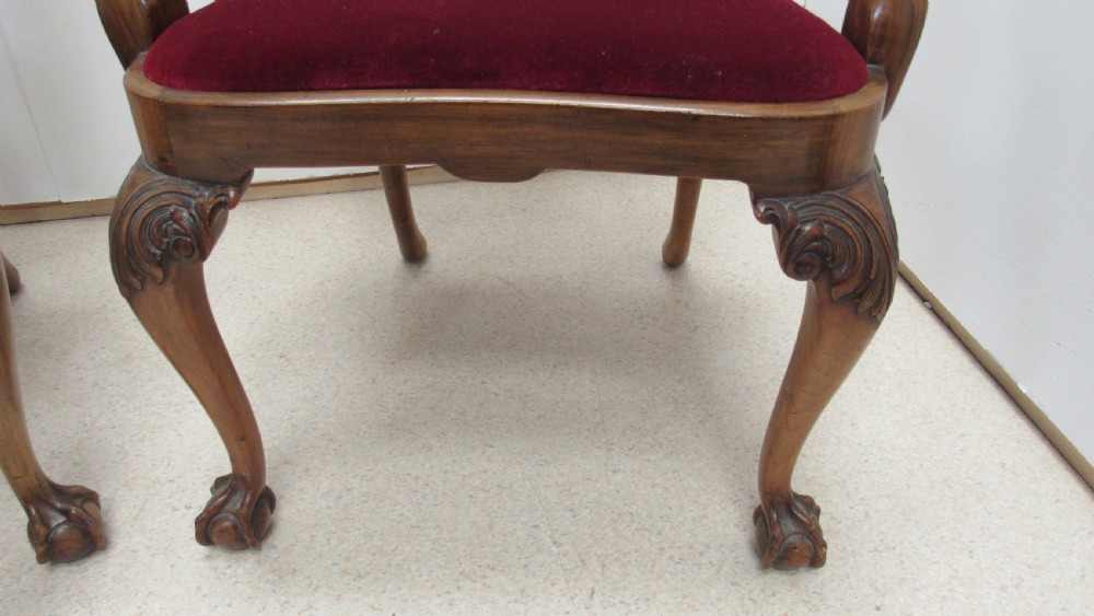 Wonderful set of 8 walnut dining chairs  View VIII