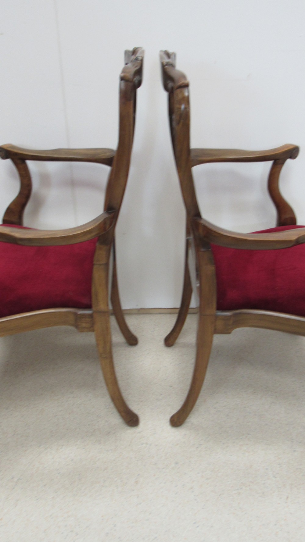 Wonderful set of 8 walnut dining chairs  View XI