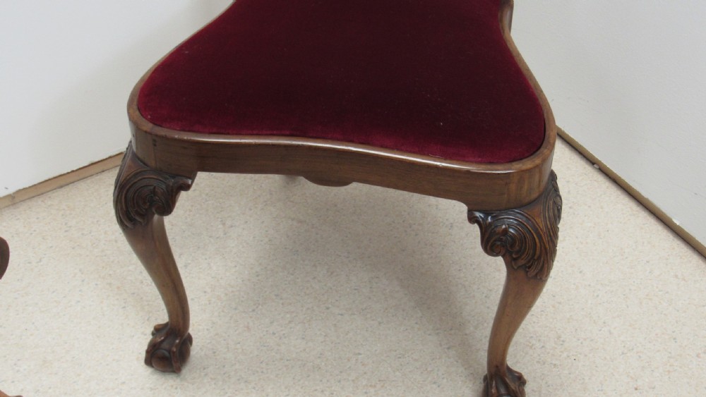 Wonderful set of 8 walnut dining chairs  View XXI