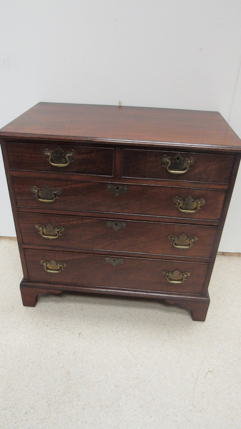 Small Georgian mahogany chest View V