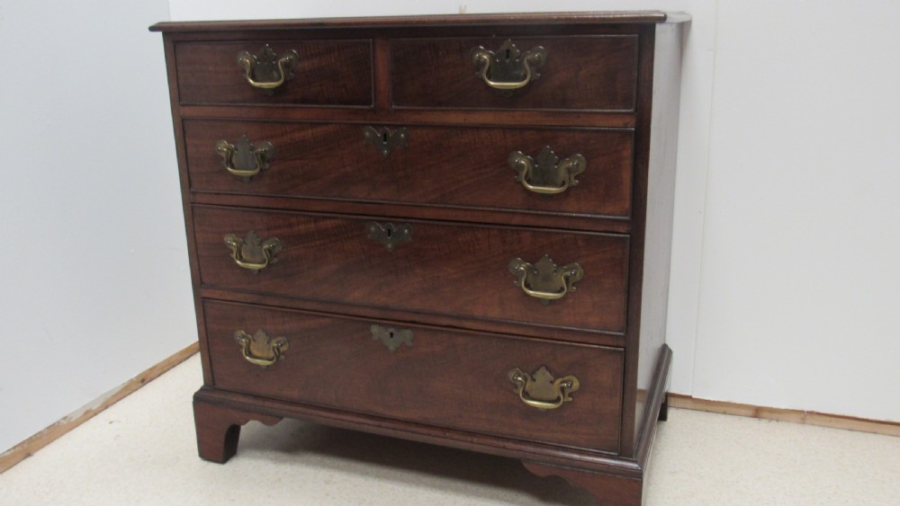 Small Georgian mahogany chest View VI