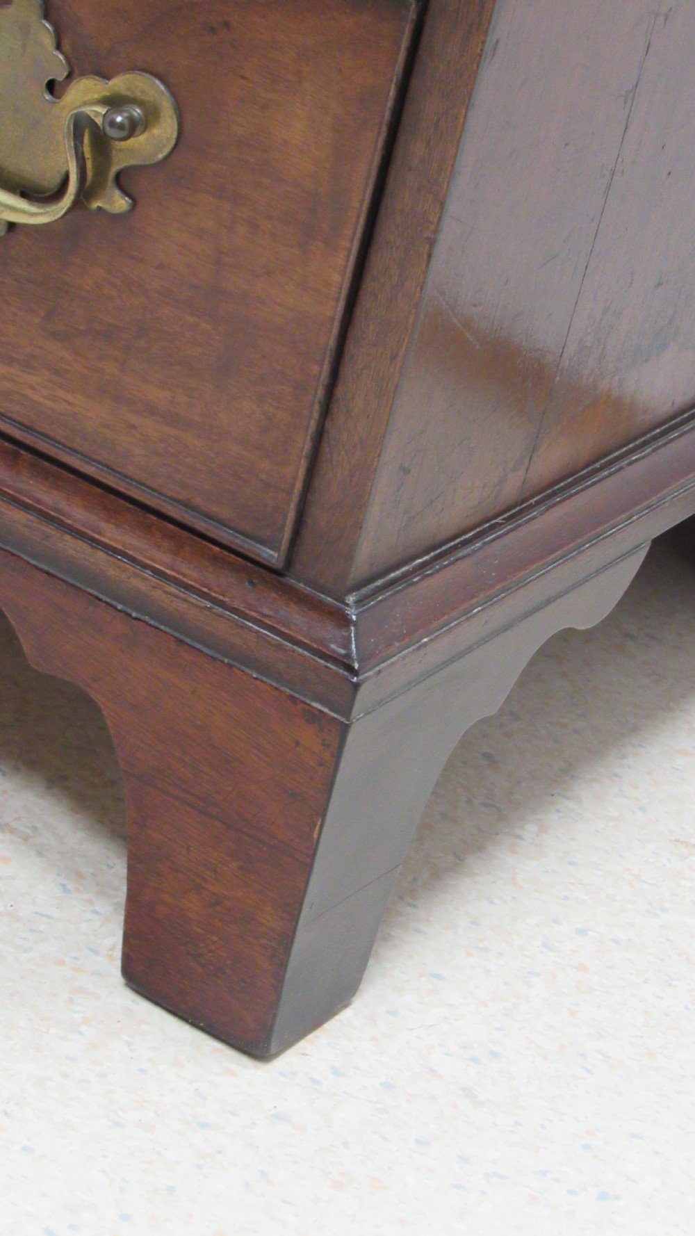 Small Georgian mahogany chest View VIII