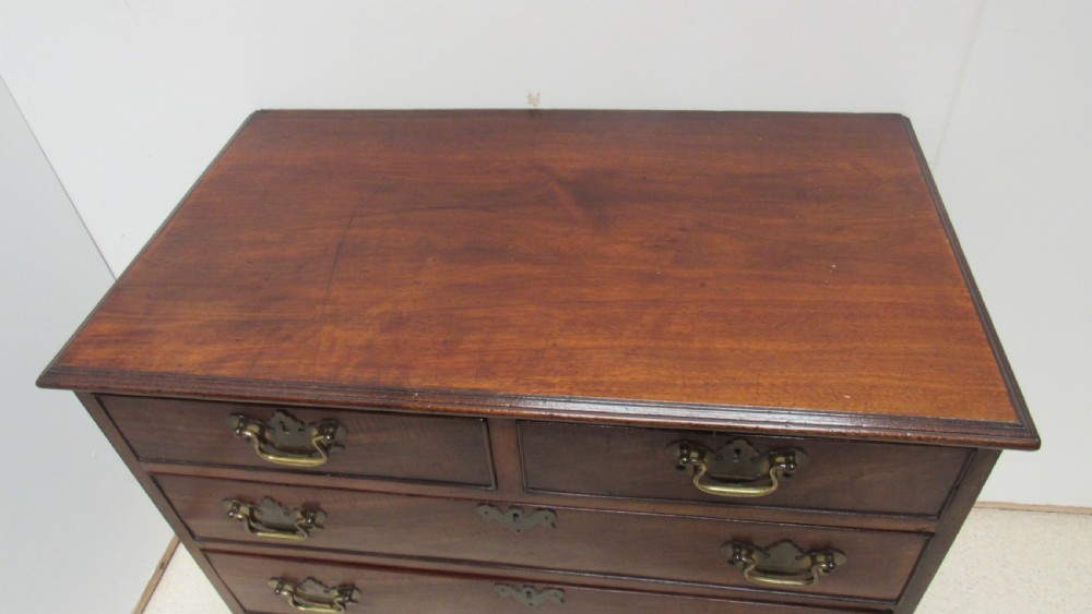 Small Georgian mahogany chest View X