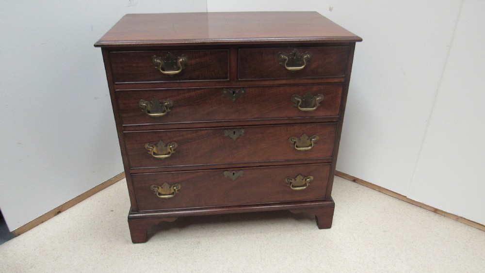 Small Georgian mahogany chest View XI