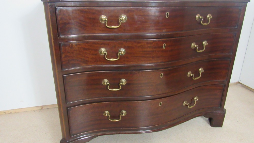 Georgian mahogany serpentine chest of drawers  View IX