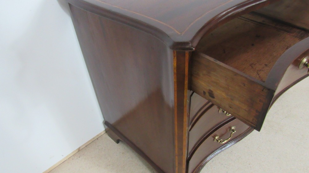 Georgian mahogany serpentine chest of drawers  View XIII