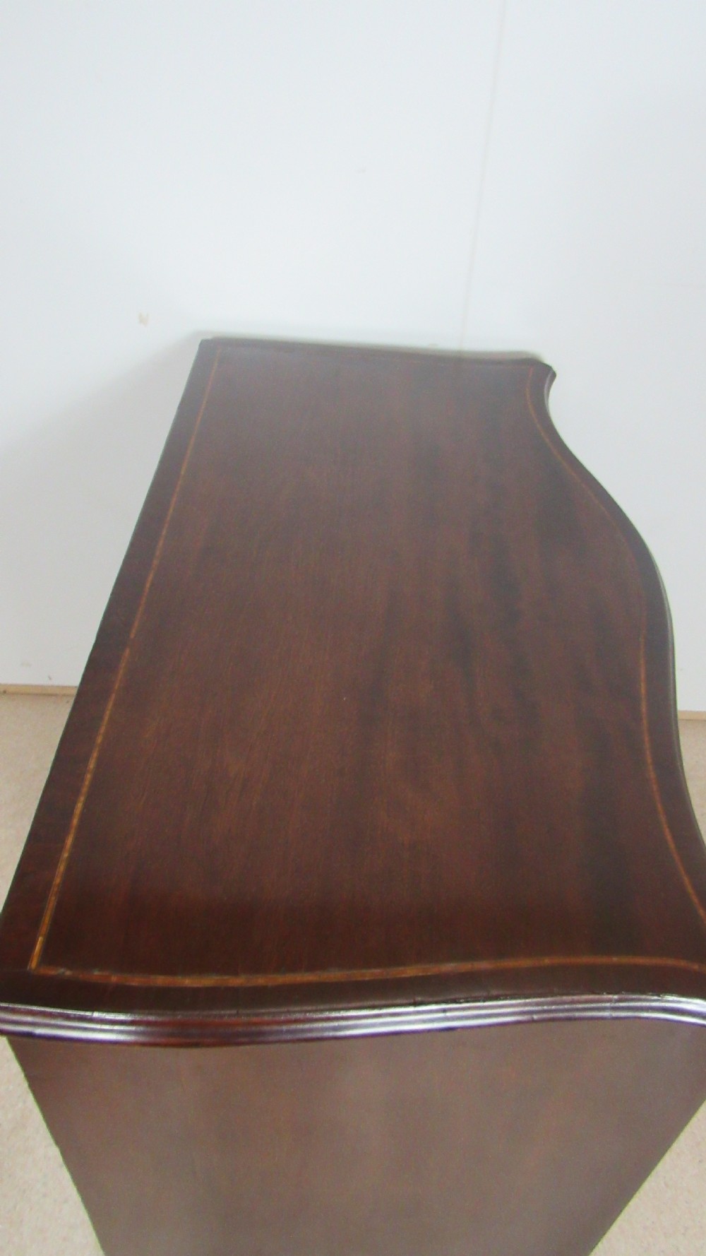 Georgian mahogany serpentine chest of drawers  View XV