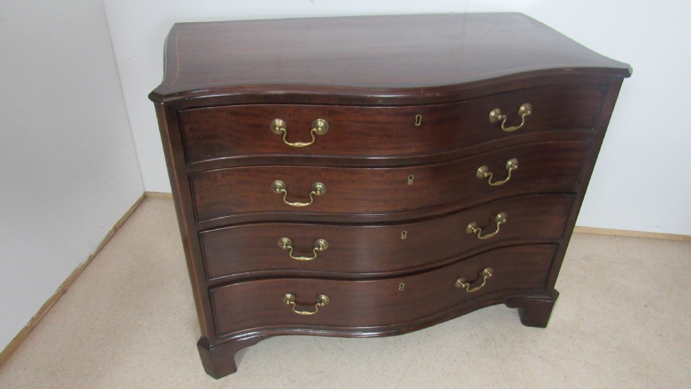 Georgian mahogany serpentine chest of drawers  View XVIII