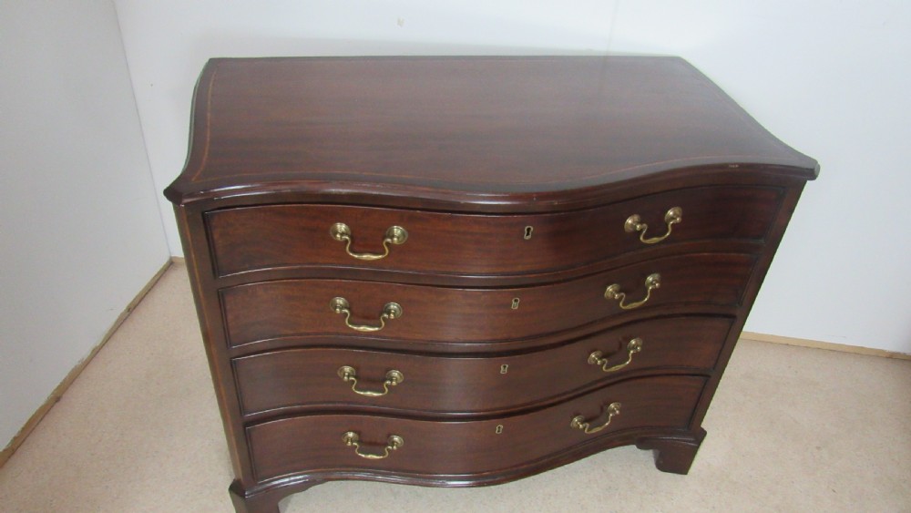 Georgian mahogany serpentine chest of drawers  View XIX