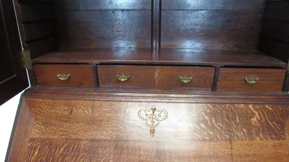 Lovely 18th century oak bureau  bookcase View VI