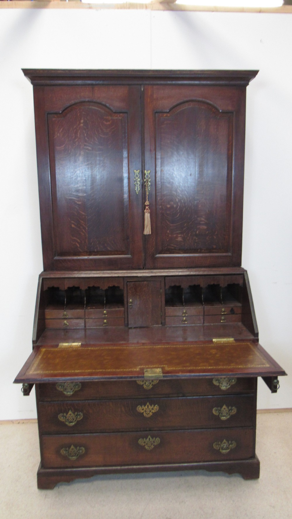 Lovely 18th century oak bureau  bookcase View VIII