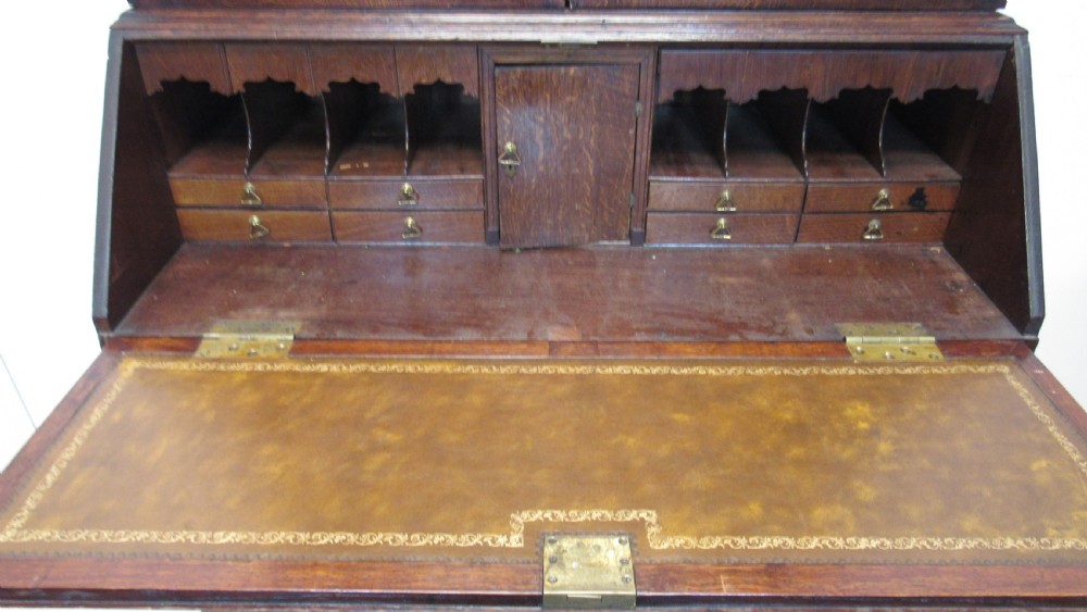 Lovely 18th century oak bureau  bookcase View IX