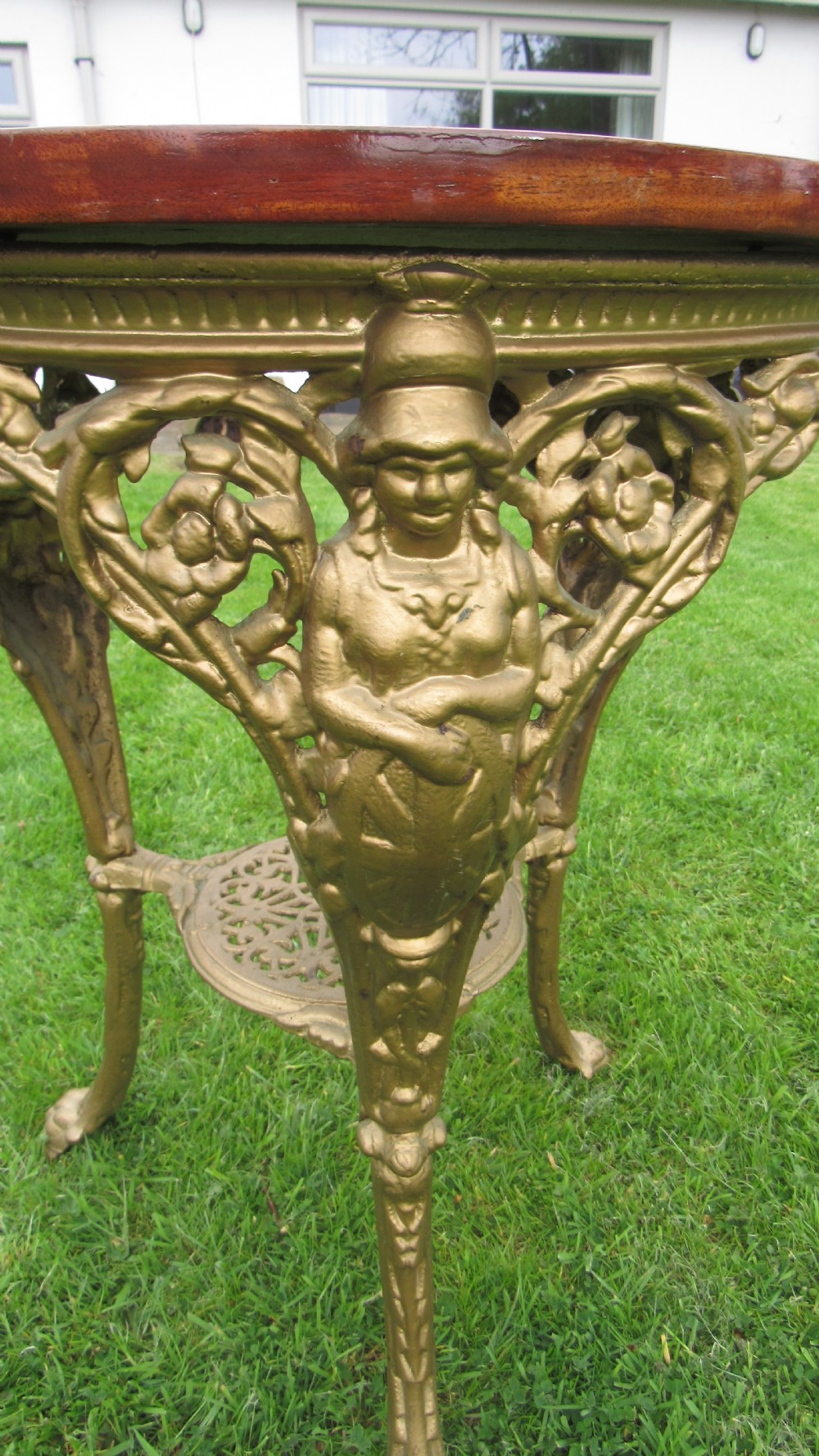 19th c garden table View V
