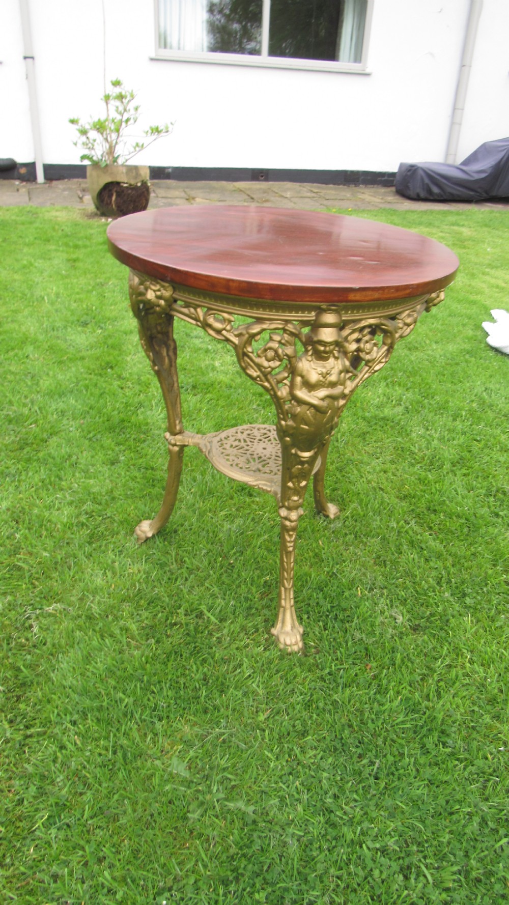 19th c garden table View XIV