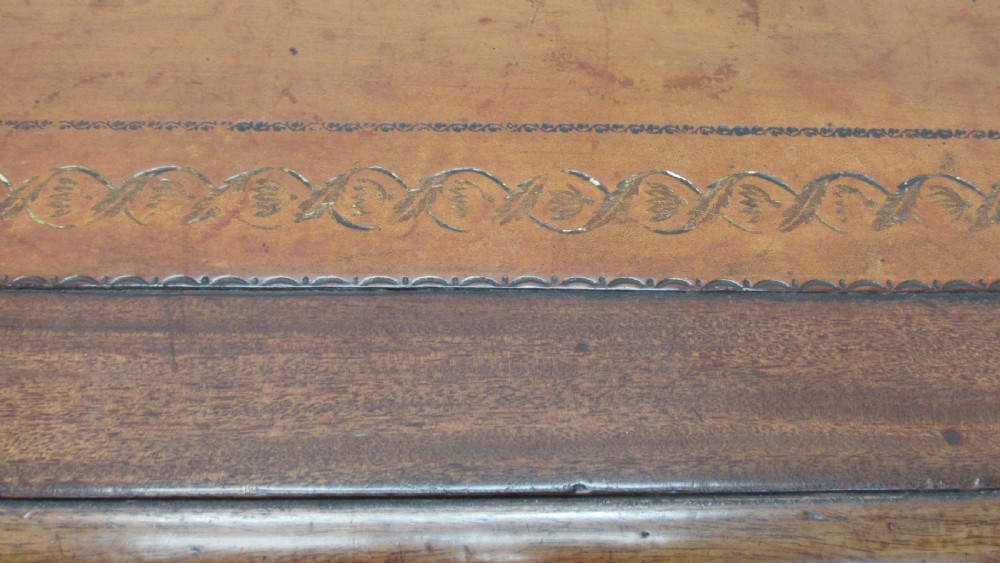Beautiful Victorian mahogany pedestal desk  View XIV