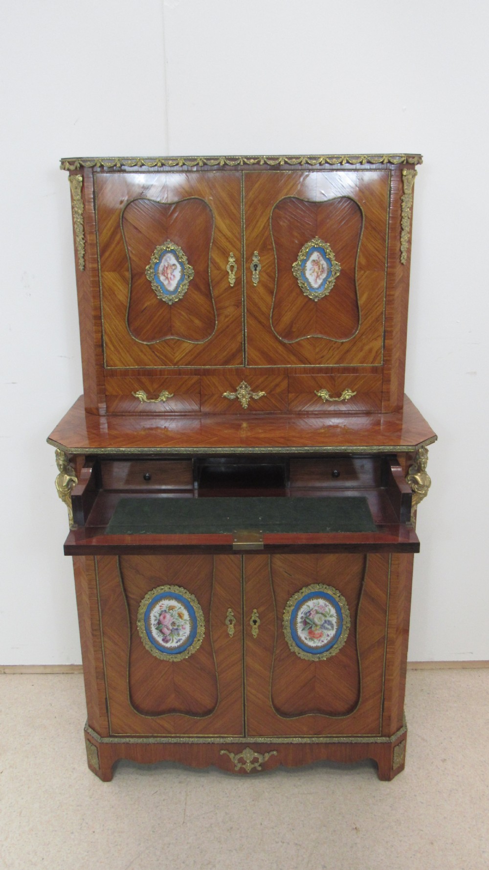 fabulous  side cabinet  View VII
