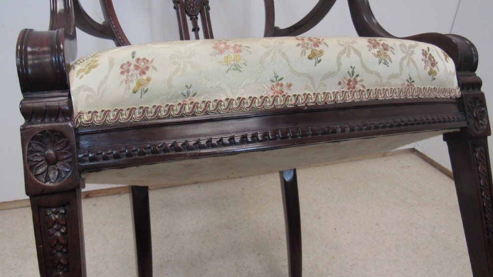 A superb quality office arm chair View VI
