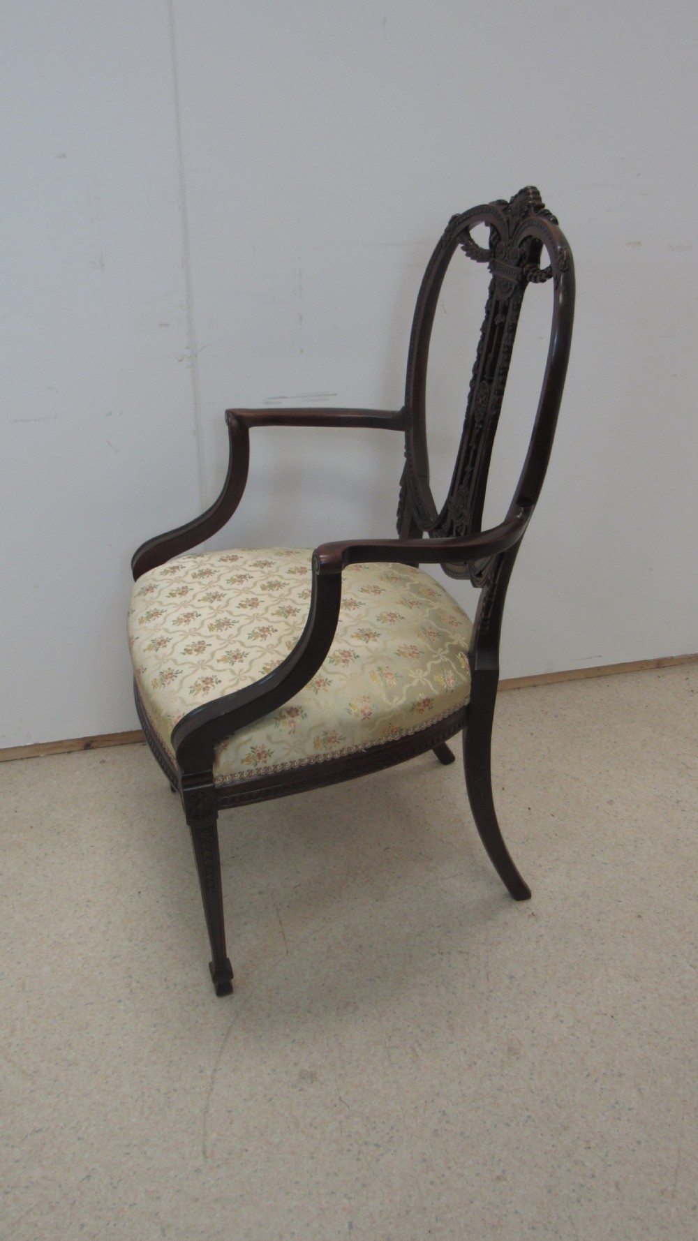 A superb quality office arm chair View XI