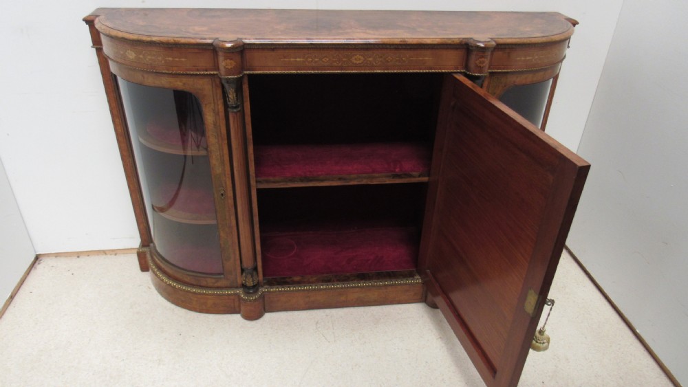 Wonderful quality walnut credenza View V
