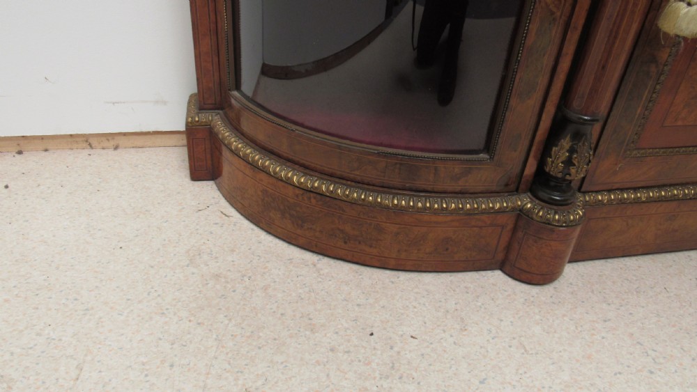 Wonderful quality walnut credenza View X