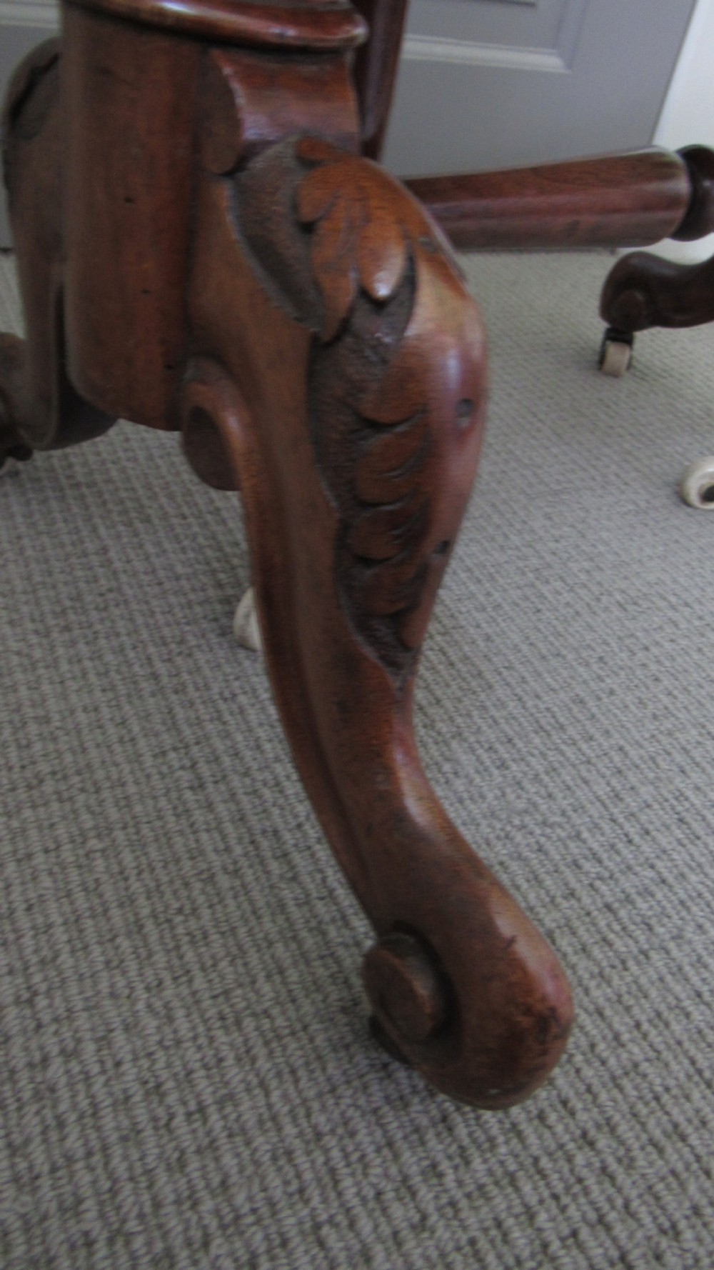 Superb walnut inlaid baby Sutherland table View XI