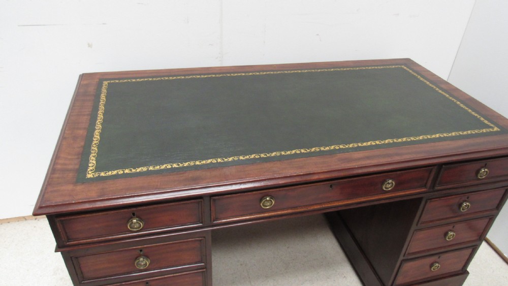 Wonderful Victorian mahogany pedestal desk View III