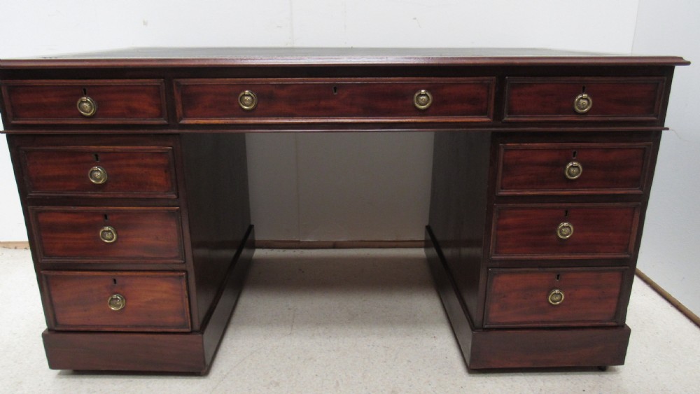 Wonderful Victorian mahogany pedestal desk View VII