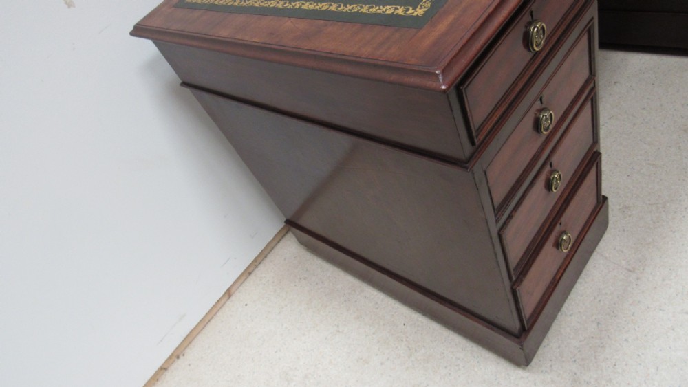 Wonderful Victorian mahogany pedestal desk View XIII