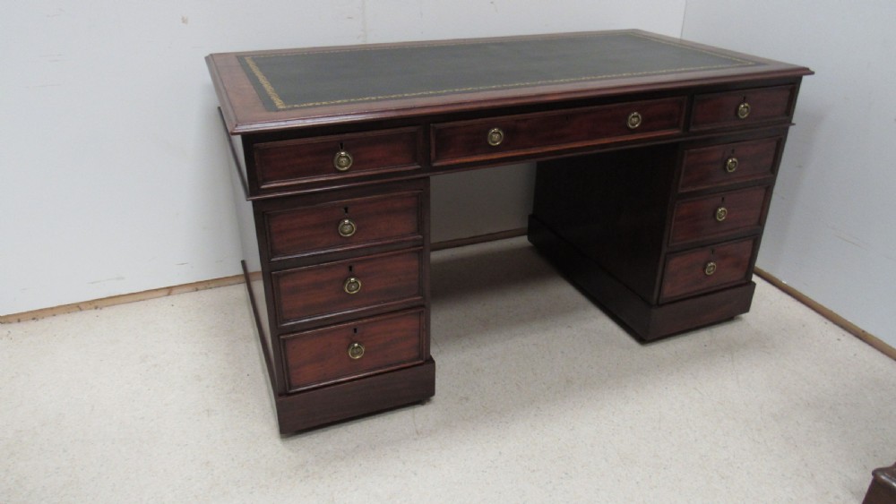 Wonderful Victorian mahogany pedestal desk View XVIII