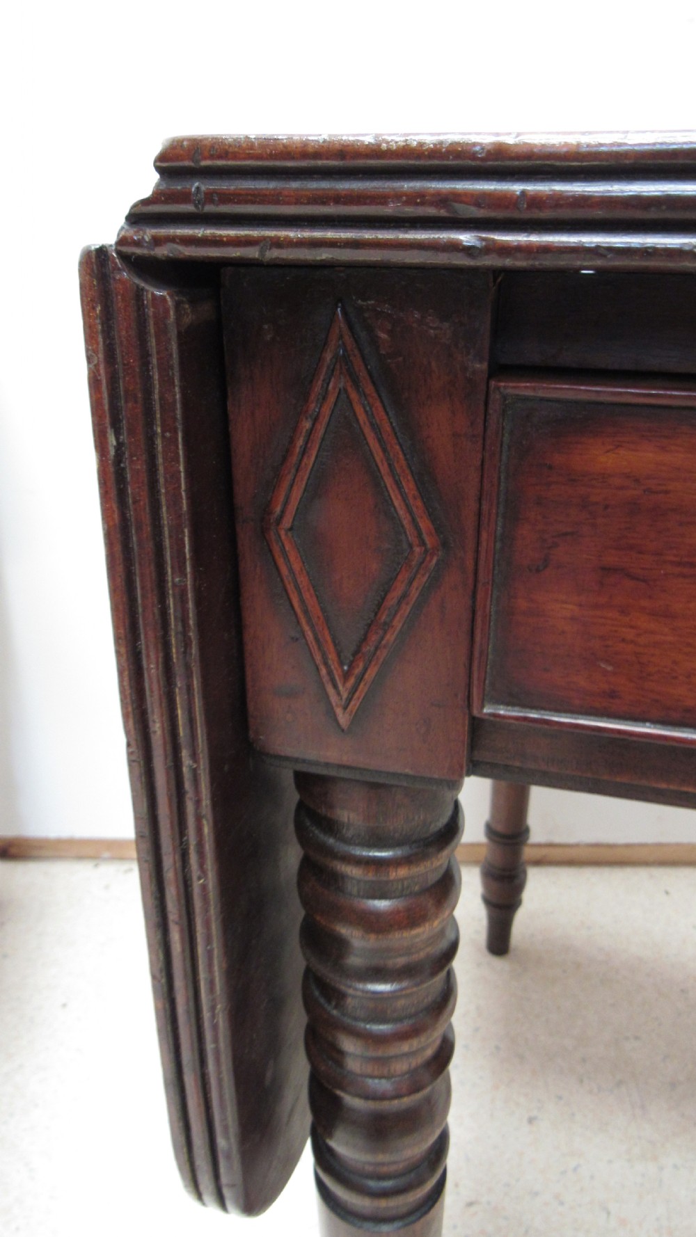 Superb pair of late Georgian drop leaf tables  View IV