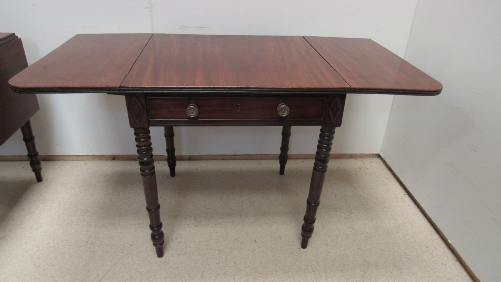 Superb pair of late Georgian drop leaf tables  View IX