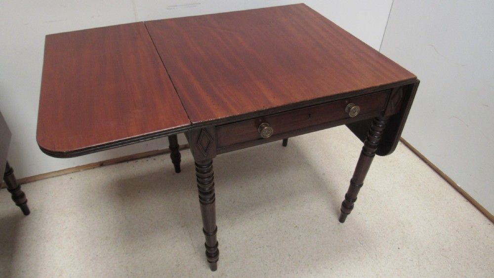 Superb pair of late Georgian drop leaf tables  View XIV