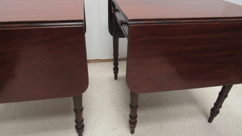 Superb pair of late Georgian drop leaf tables  View XVI