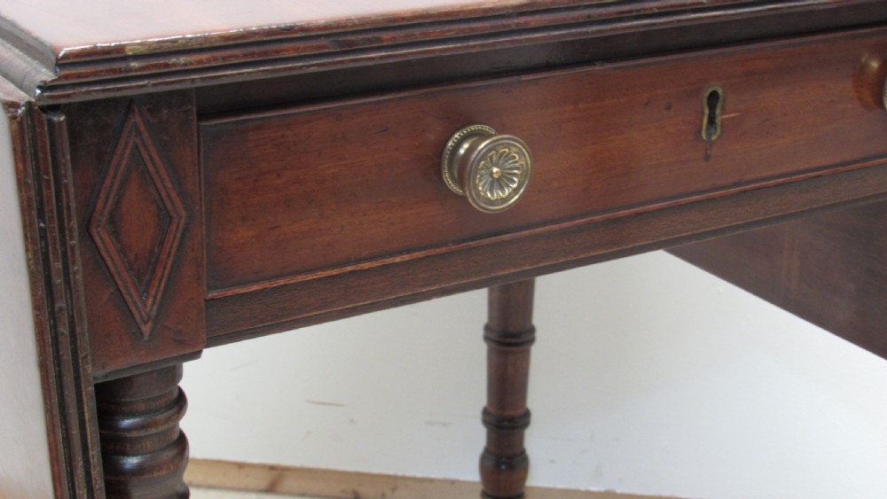 Superb pair of late Georgian drop leaf tables  View XVIII