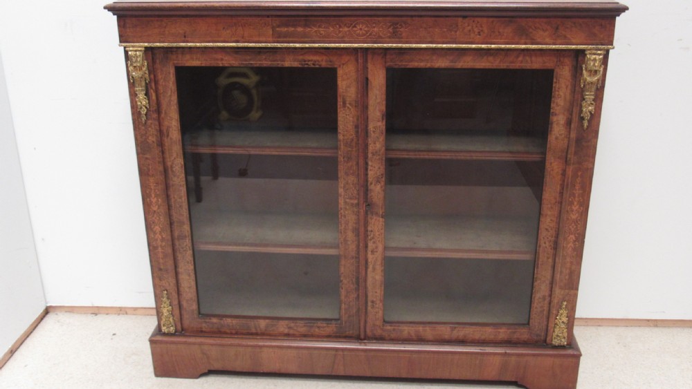 Lovely inlaid Victorian walnut cabinet View XV