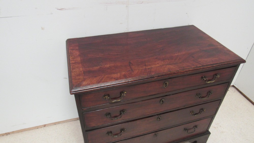 Small mahogany Georgian chest  View II