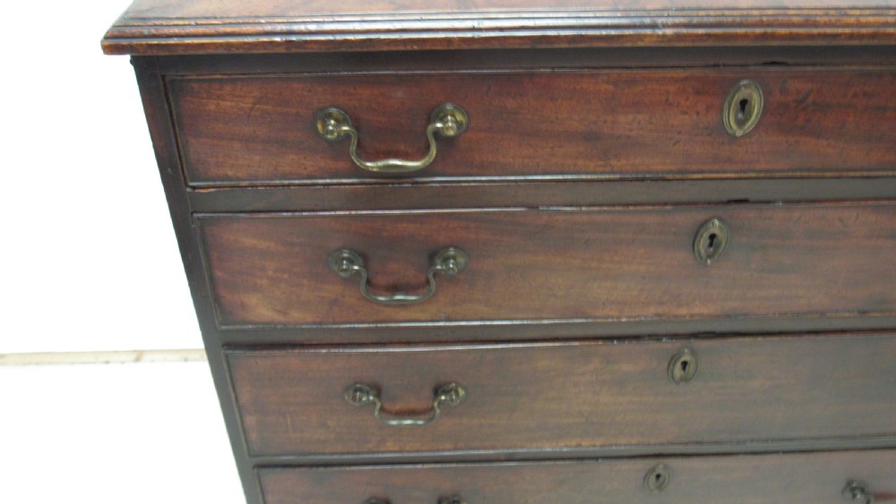 Small mahogany Georgian chest  View VI