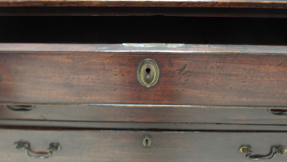 Small mahogany Georgian chest  View VII