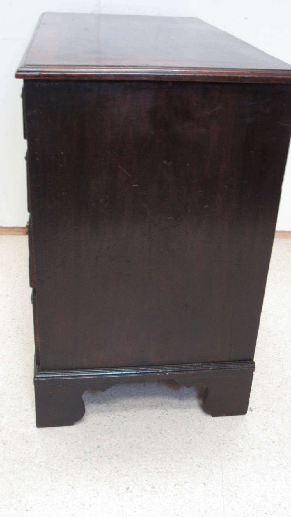 Small mahogany Georgian chest  View VIII