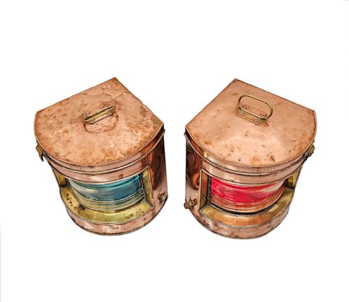 A VERY RARE PAIR OF EARLY 20TH CENTURY COPPER AND BRASS SHIPS LANTERNS - ADDITIONAL PHOTO 3