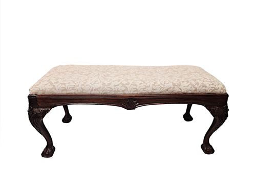 A GORGEOUS 20TH CENTURY LONG STOOL WITH BALL AND CLAW DETAIL - ADDITIONAL PHOTO 3