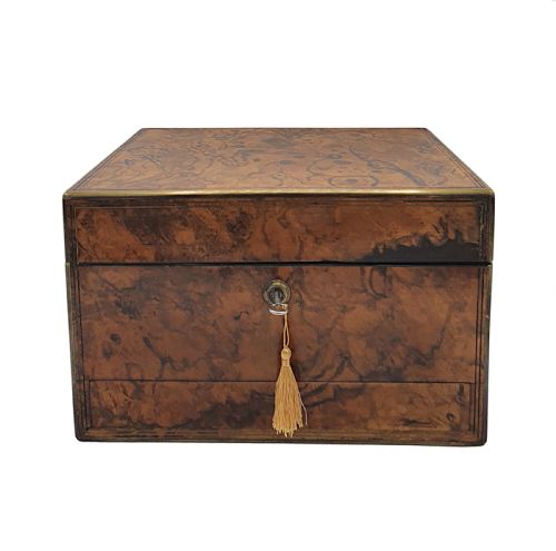 A VERY FINE 19TH CENTURY BRASS BOUND LADIES TRAVELLING VANITY CASE - ADDITIONAL PHOTO 1