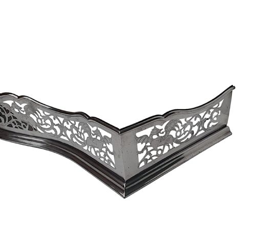 A RARE 19TH CENTURY POLISHED STEEL FENDER WITH FLOWER AND DRAGON DETAIL - ADDITIONAL PHOTO 2