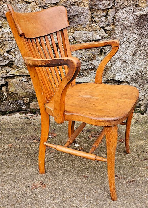 A VERY RARE AND FINE SET OF EIGHTEEN 1930'S CAPTAINS OR DINING ARMCHAIRS - ADDITIONAL PHOTO 5