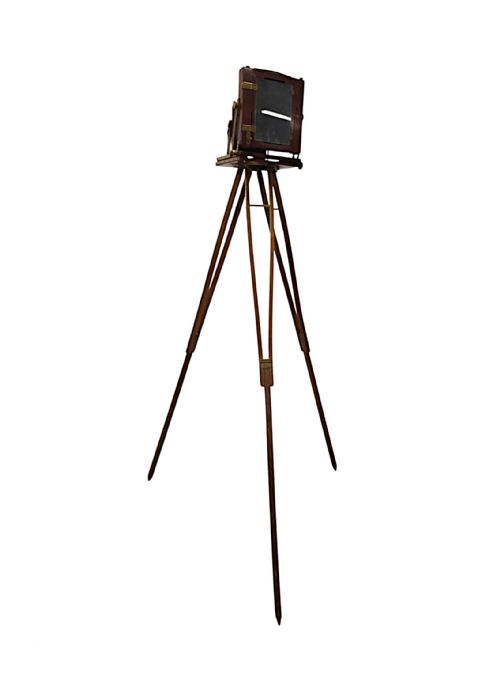A VERY FINE CIRCA 1900 DOUBLE RACKED FOCUS HALF PLATE CAMERA ON OAK TRIPOD BY BENETFINK CO CHEAPSIDE LONDON - ADDITIONAL PHOTO 4